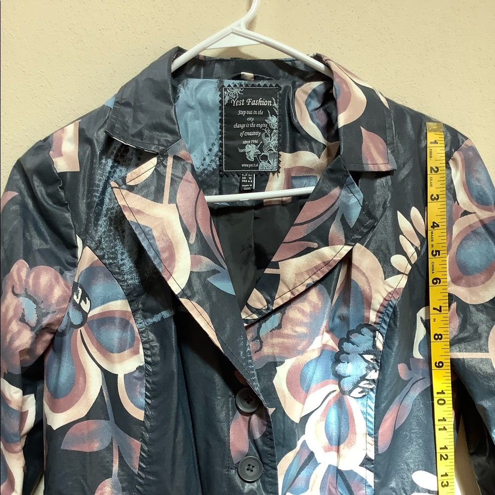 Unique Rain Coat Beautiful Design - Picture 6 of 6